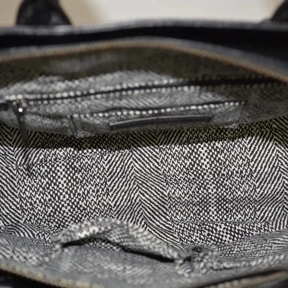 REBECCA MINKOFF COPENHAGEN BLACK/ WHITE PEBBLED LEATHER TOTE - Picture 13 of 16